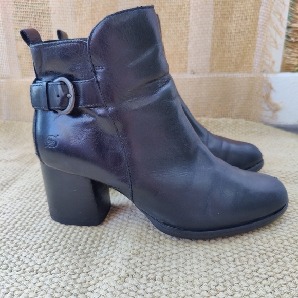 Born Ankle Boots Black Leather Booties Comfort Block Heel Moto 7.5 M - Picture 1 of 16
